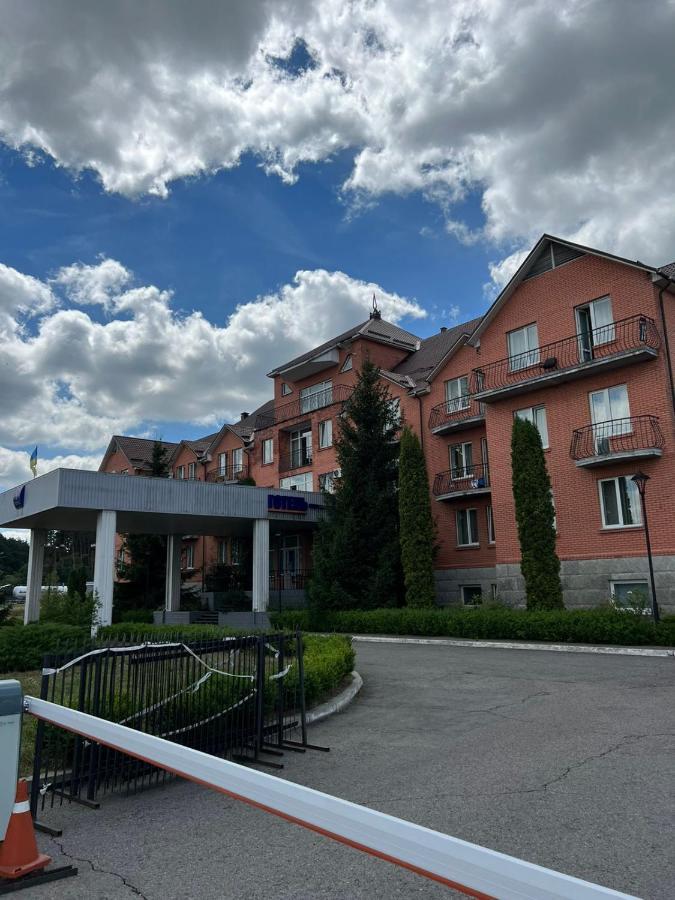 Готель Ягодин Starovoitove Exteriér fotografie