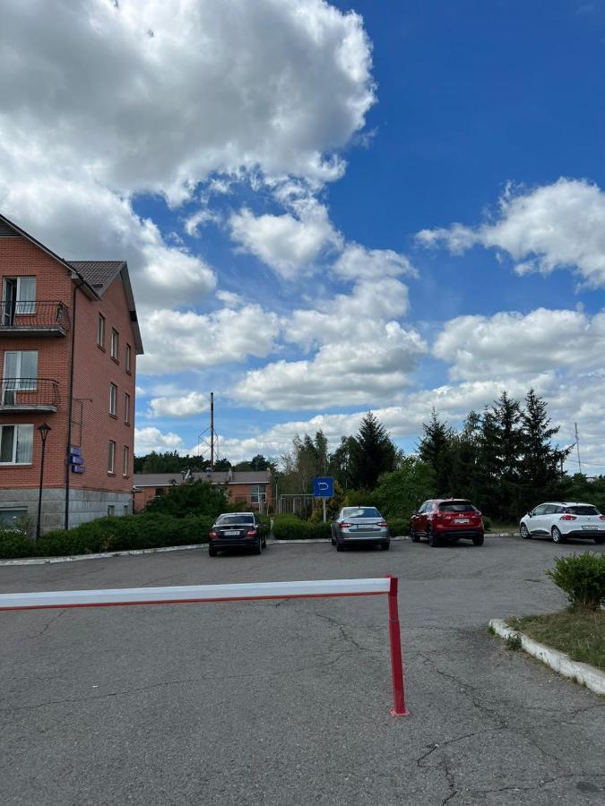 Готель Ягодин Starovoitove Exteriér fotografie